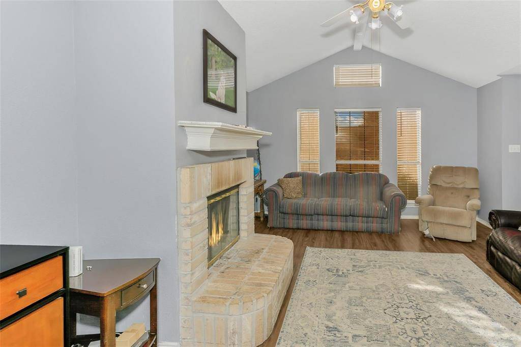 202 Lancelot Drive, Weatherford, TX 76086