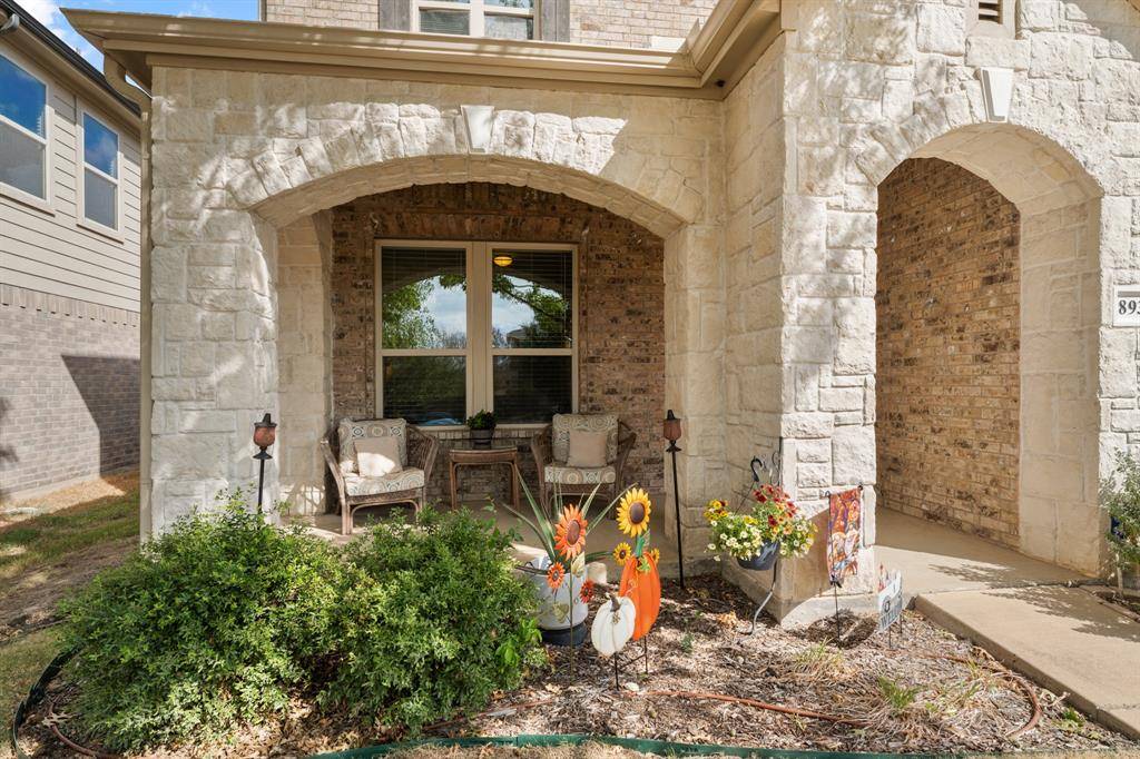 8932 Winding Valley Drive, Fort Worth, TX 76244