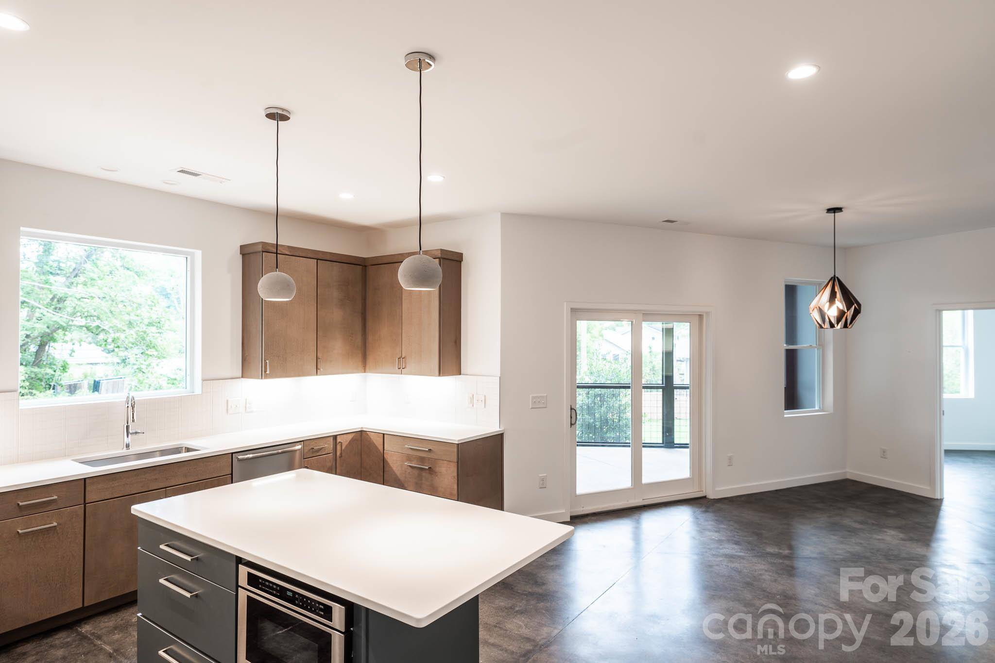 33 Spooks Branch RD, Asheville, NC 28804