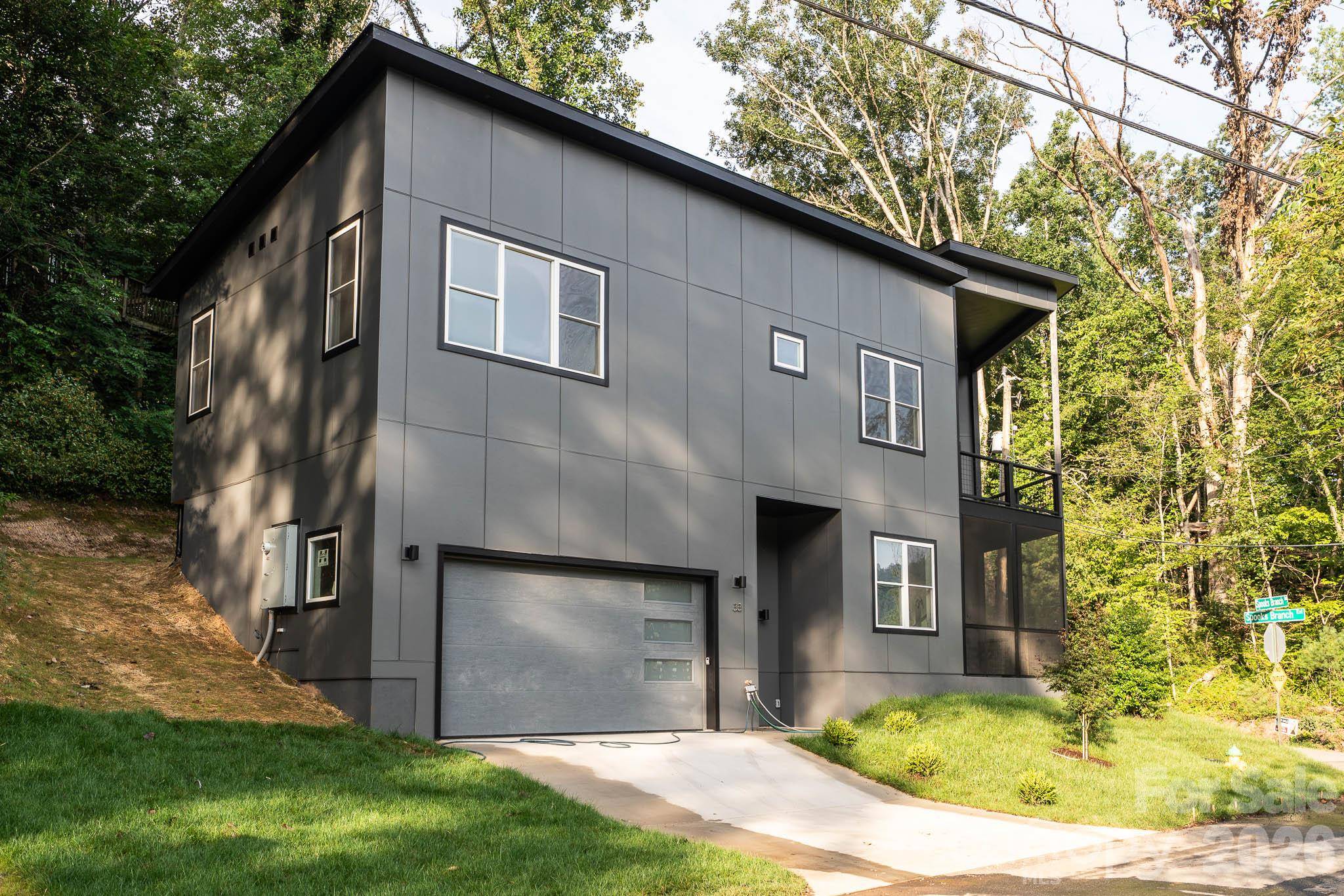 33 Spooks Branch RD, Asheville, NC 28804