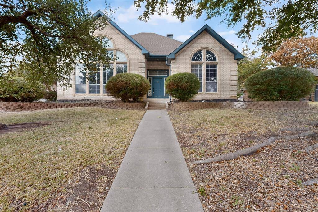 2002 Clearview Drive, Ennis, TX 75119