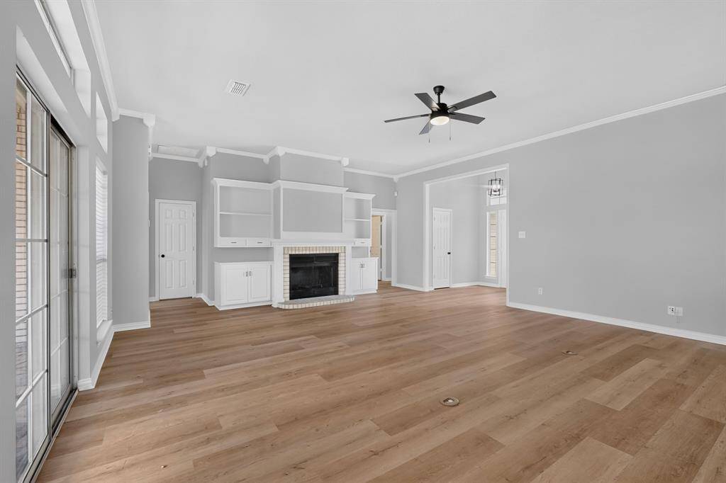 2002 Clearview Drive, Ennis, TX 75119