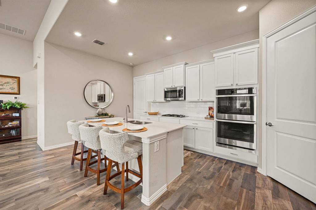 1833 Spotted Fawn Drive, Arlington, TX 76005