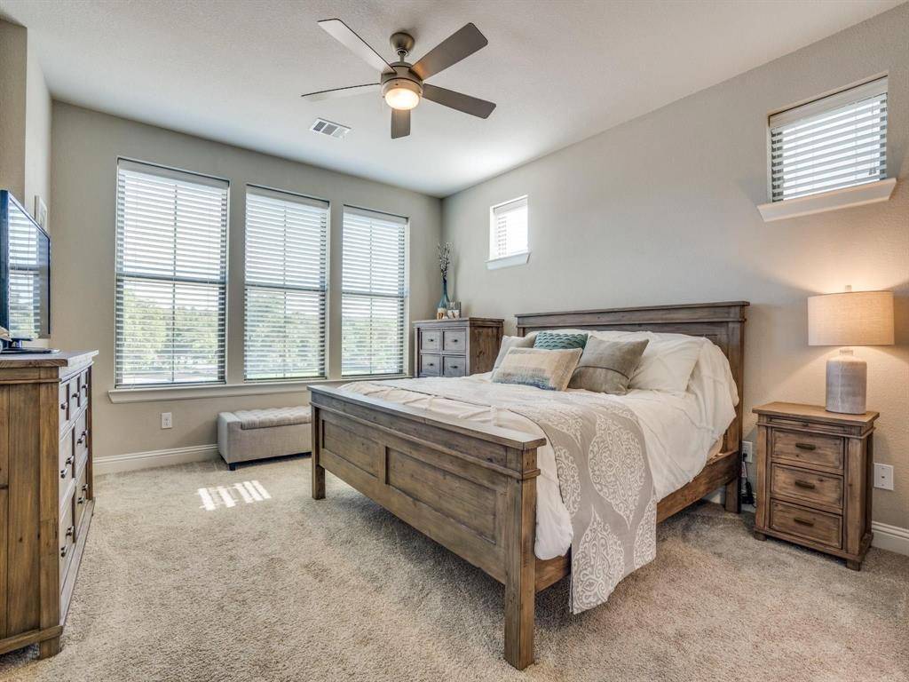 1074 Manacor Lane, Dallas, TX 75212