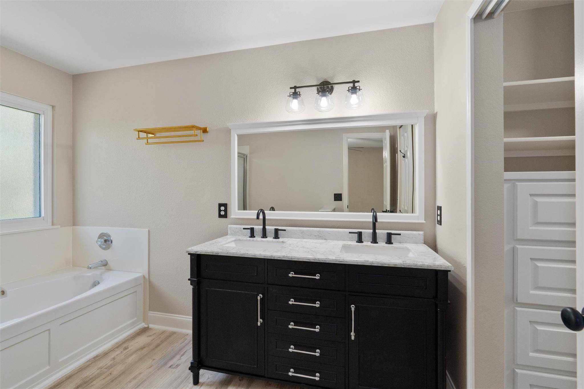 1524 Emperor CT, Round Rock, TX 78664