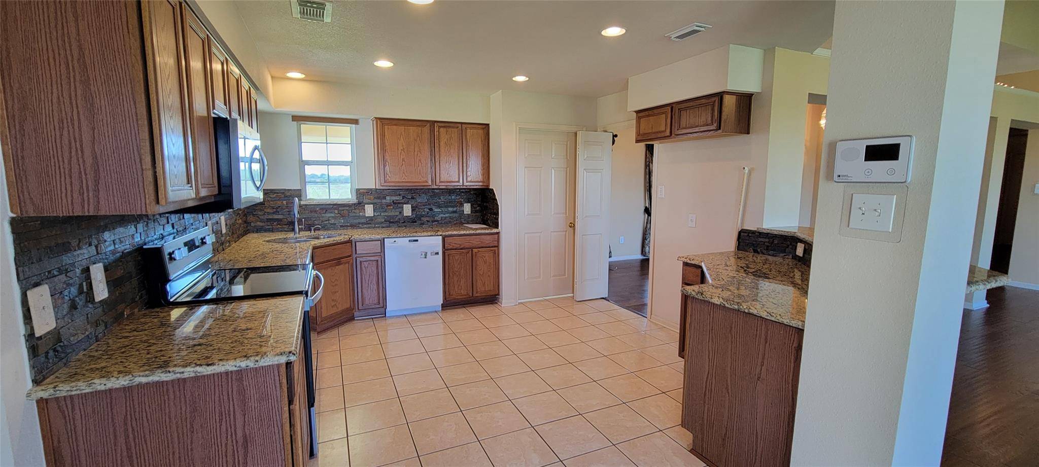 10616 Doyle RD, Del Valle, TX 78617