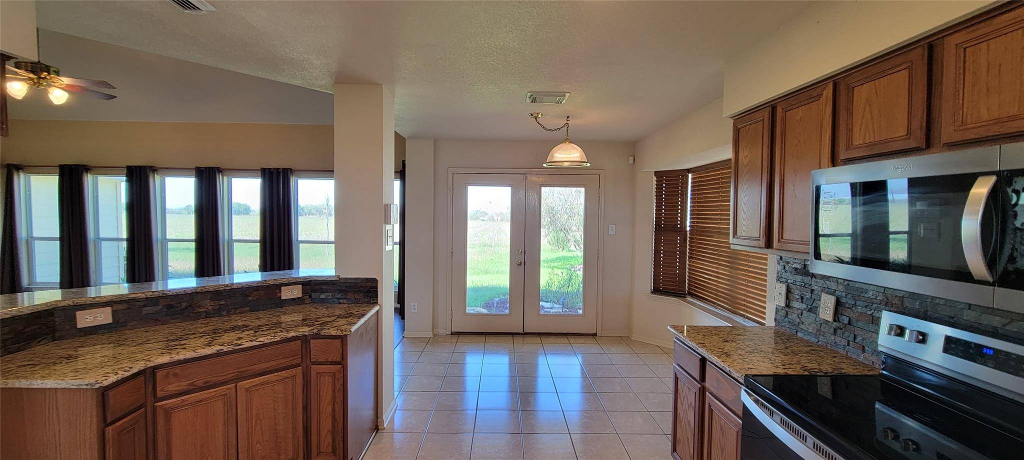 10616 Doyle RD, Del Valle, TX 78617