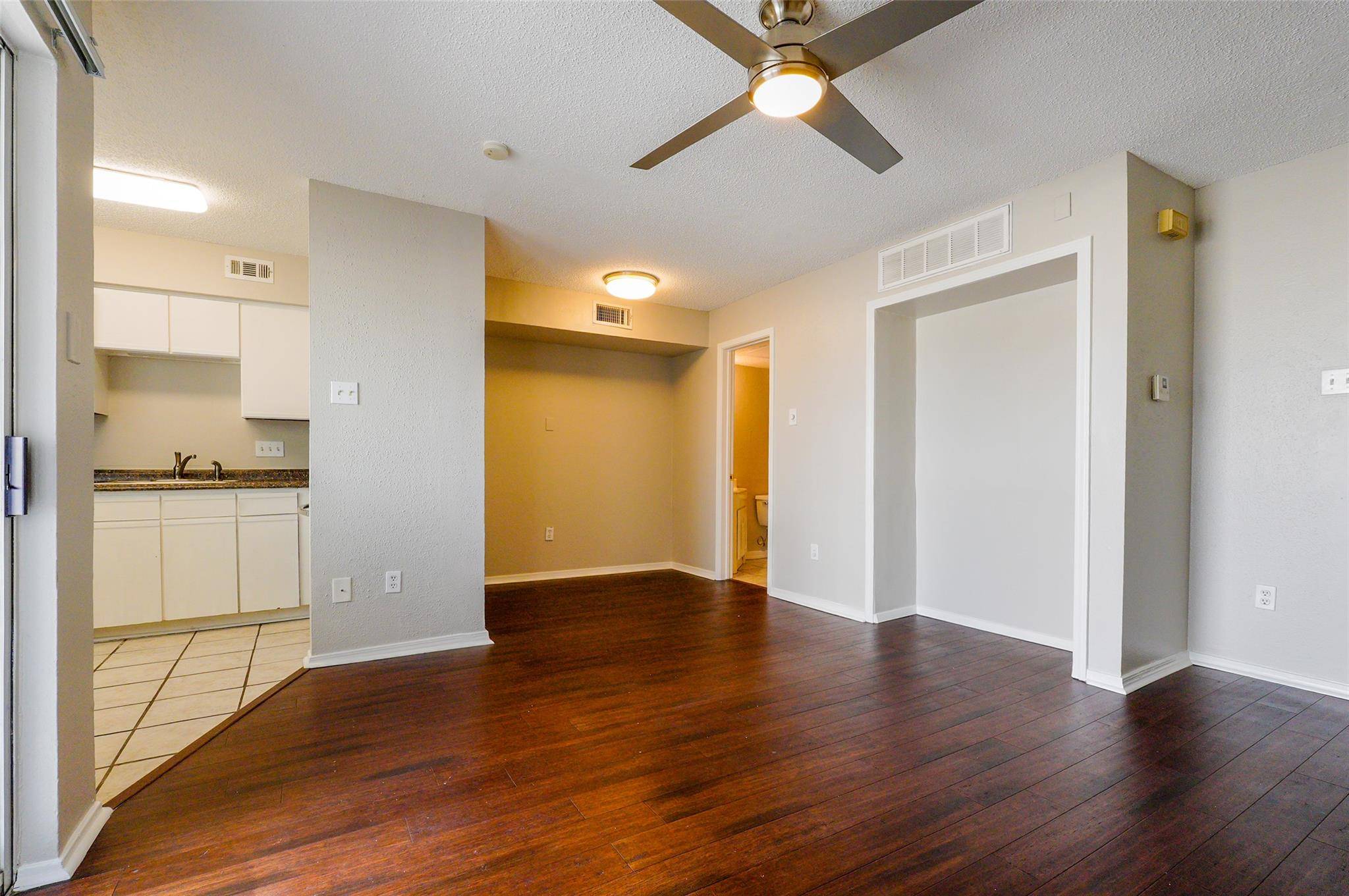 1840 Burton DR #227, Austin, TX 78741