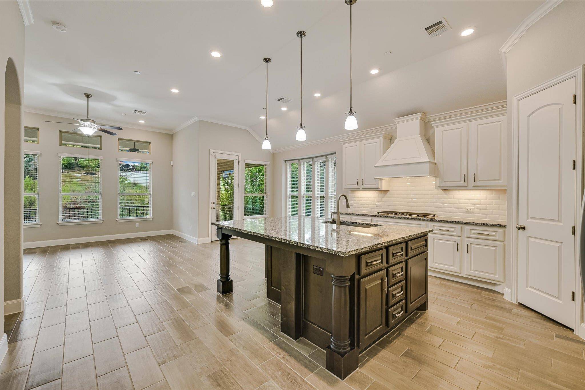 204 Maxwell WAY, Austin, TX 78738