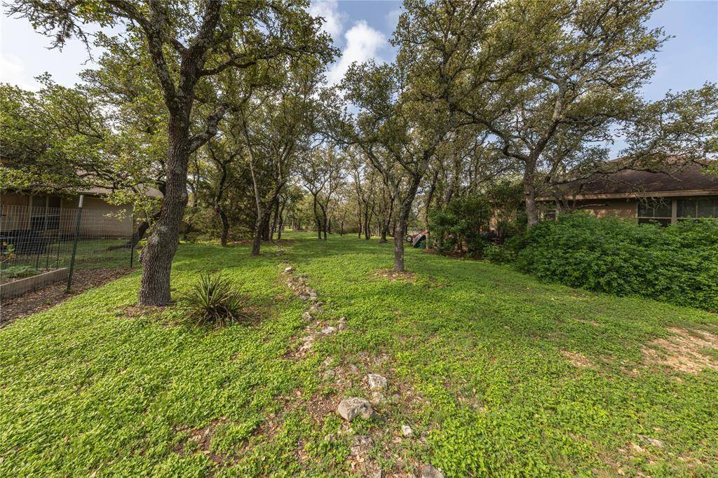 16 E Villa Meadow ST, Wimberley, TX 78676