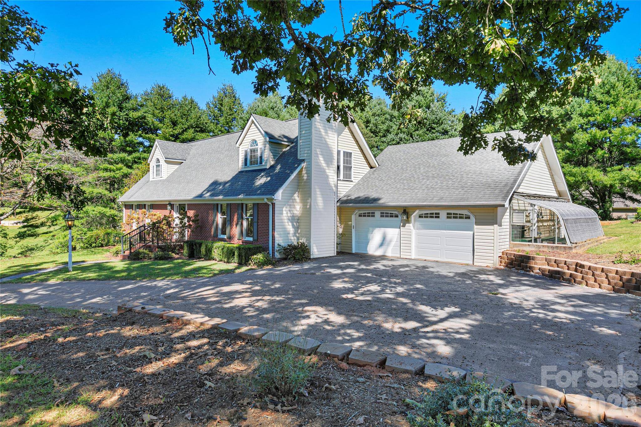 618 Windover DR, Brevard, NC 28712
