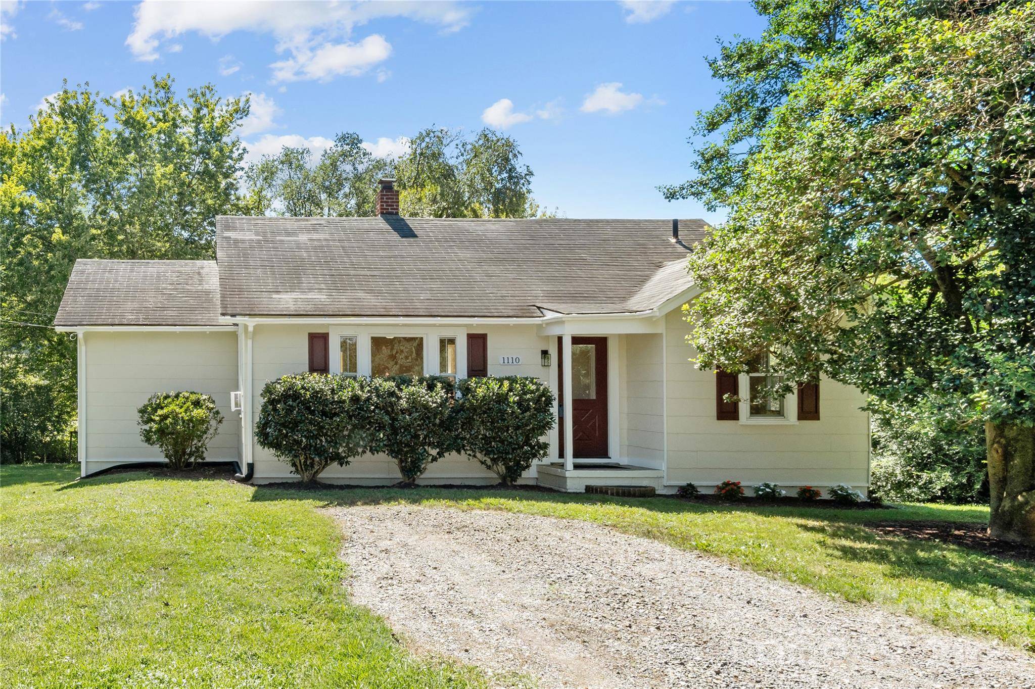 1110 N Ridge RD, Hendersonville, NC 28792