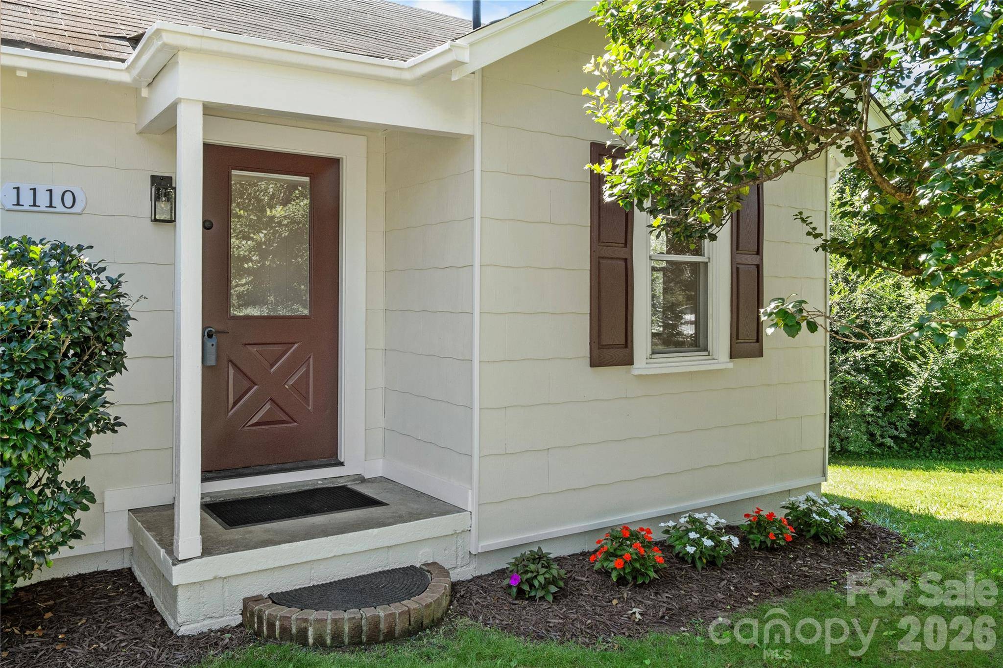 1110 N Ridge RD, Hendersonville, NC 28792