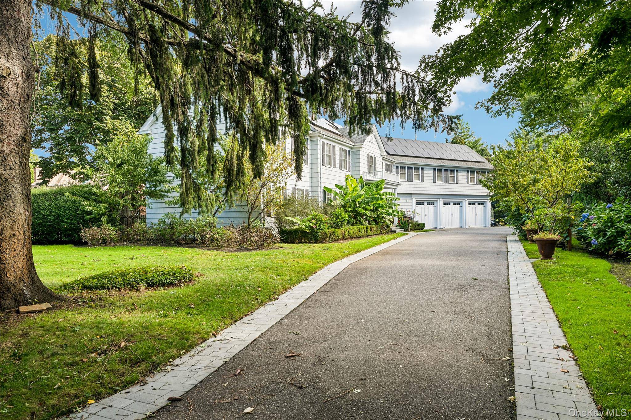 1325 Harbor RD, Hewlett Harbor, NY 11557