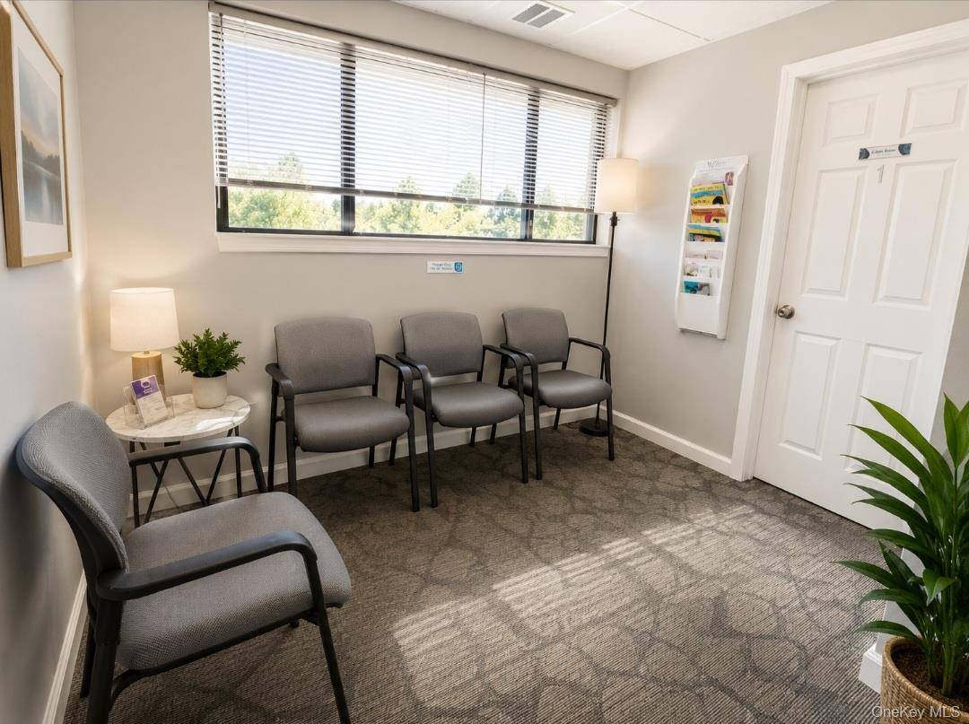 350 Veterans Memorial HWY #5, Commack, NY 11725