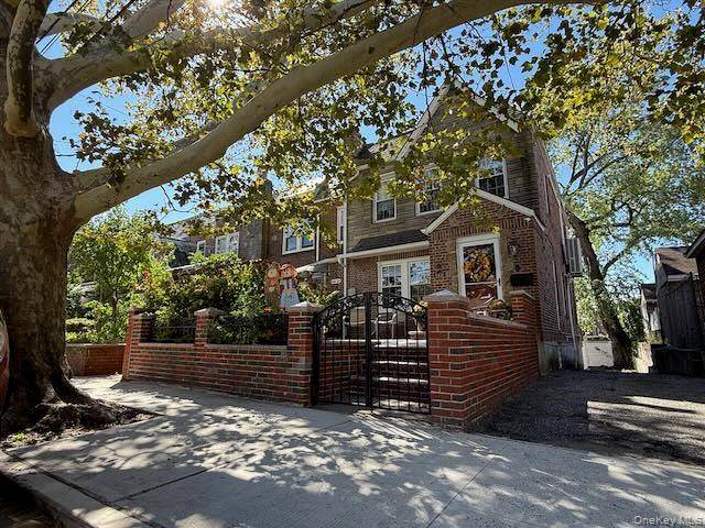 6414 83rd PL, Middle Village, NY 11379