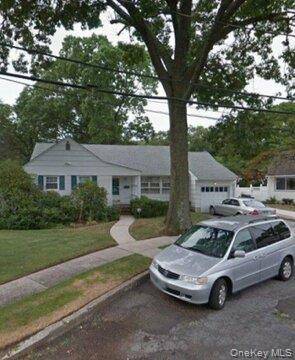 75 Royal DR, Freeport, NY 11520