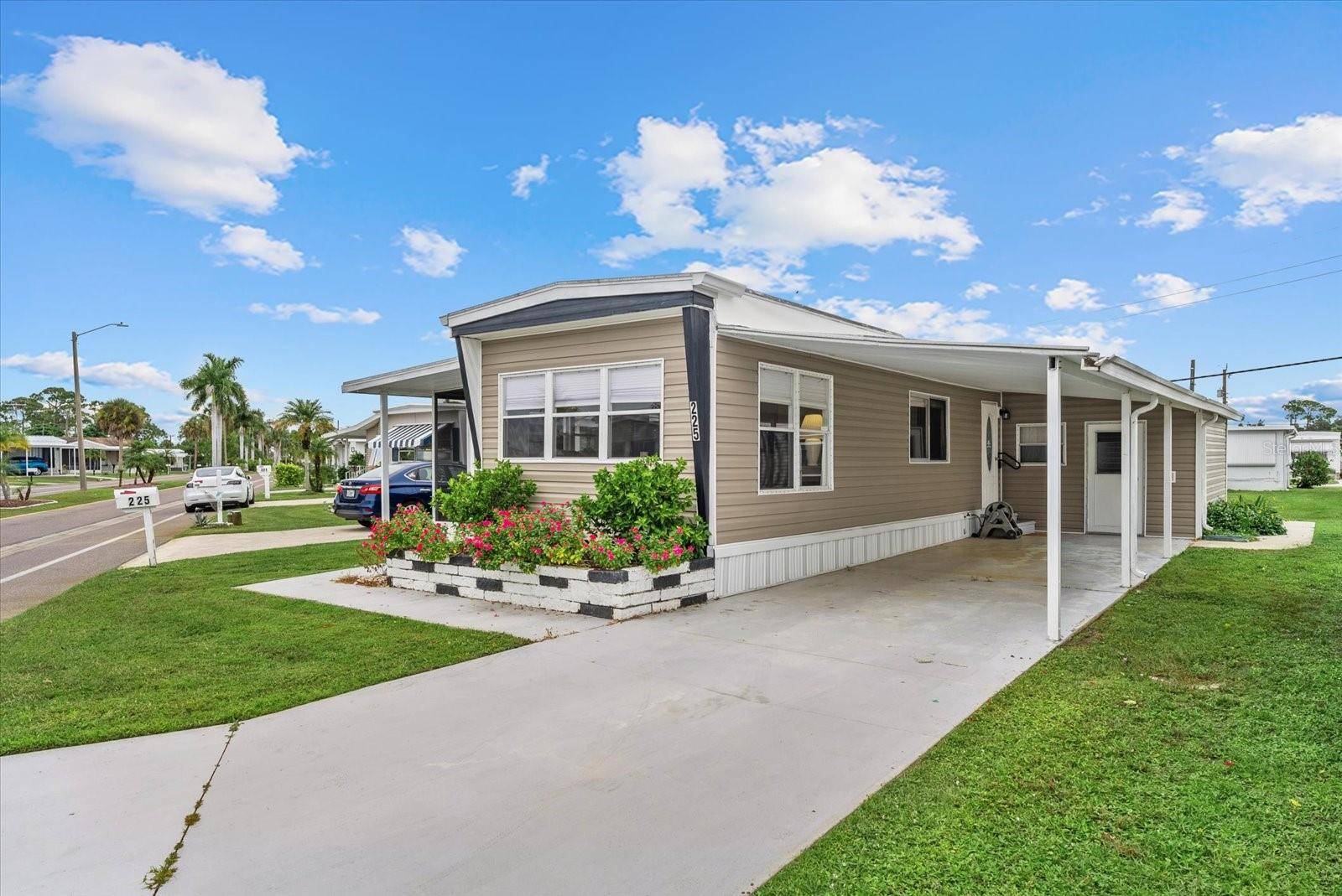 225 BLACKBURN BLVD, North Port, FL 34287