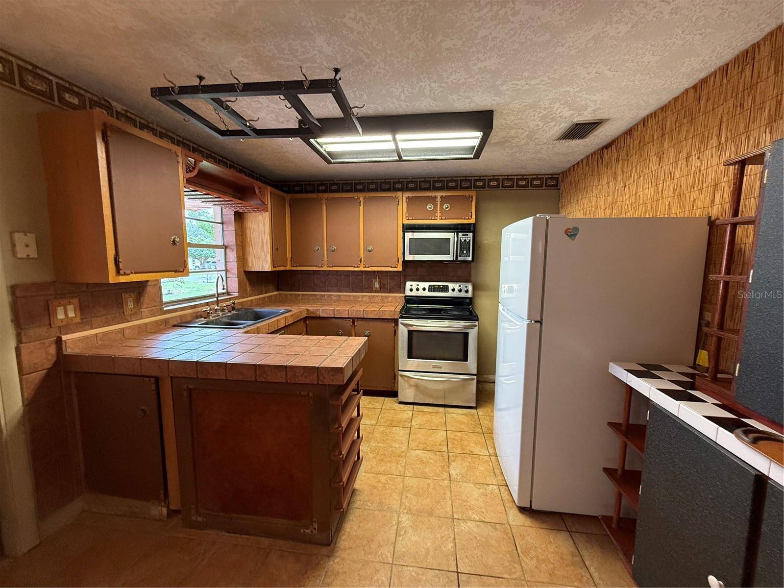 141 N EDGEMON AVE, Winter Springs, FL 32708