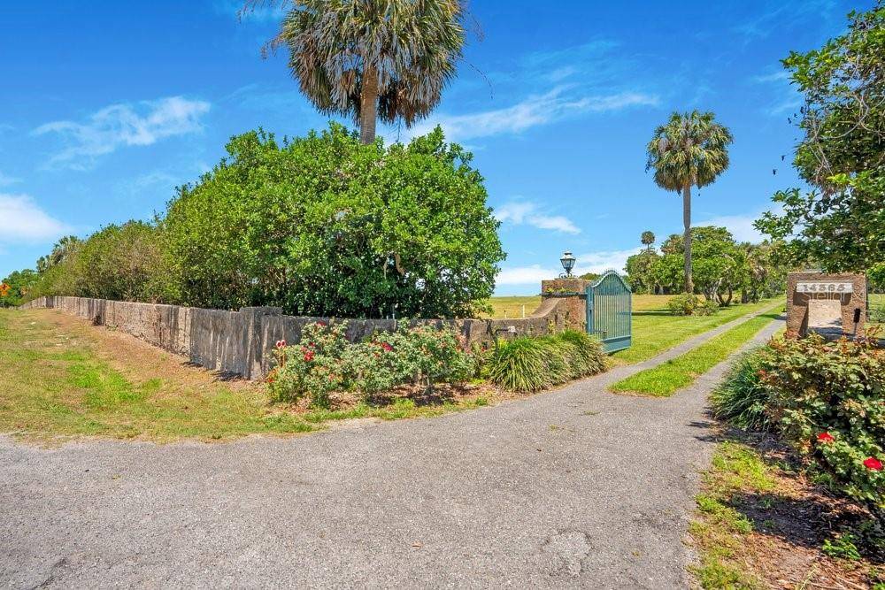 14365 SE HIGHWAY 42, Weirsdale, FL 32195