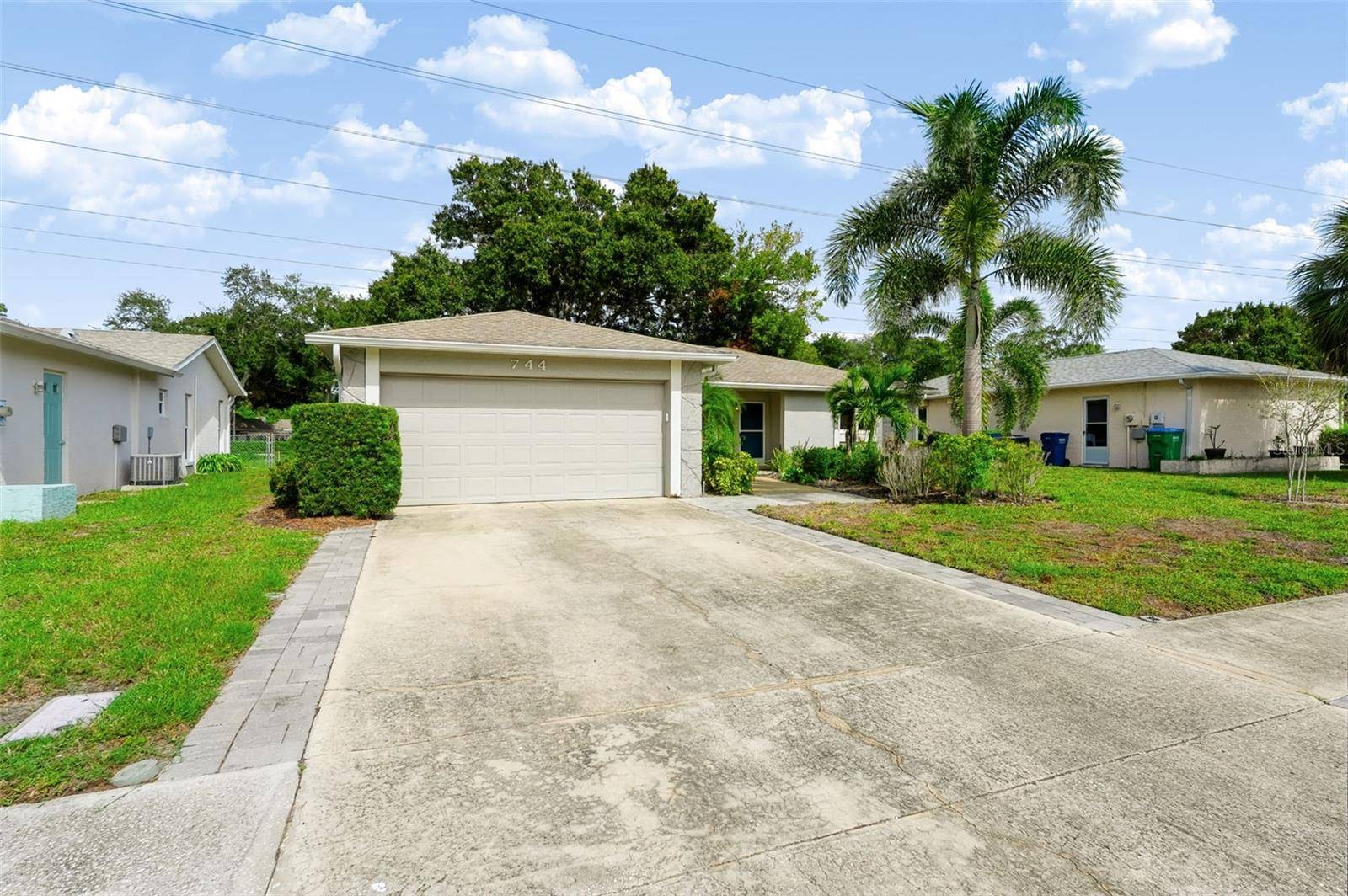 744 GREEN VALLEY RD, Palm Harbor, FL 34683