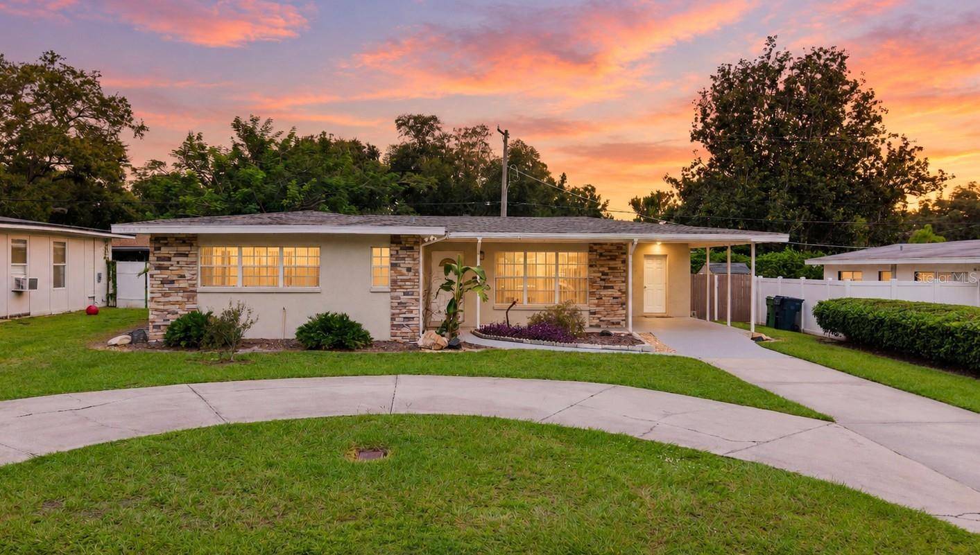 8006 N OLA AVE, Tampa, FL 33604