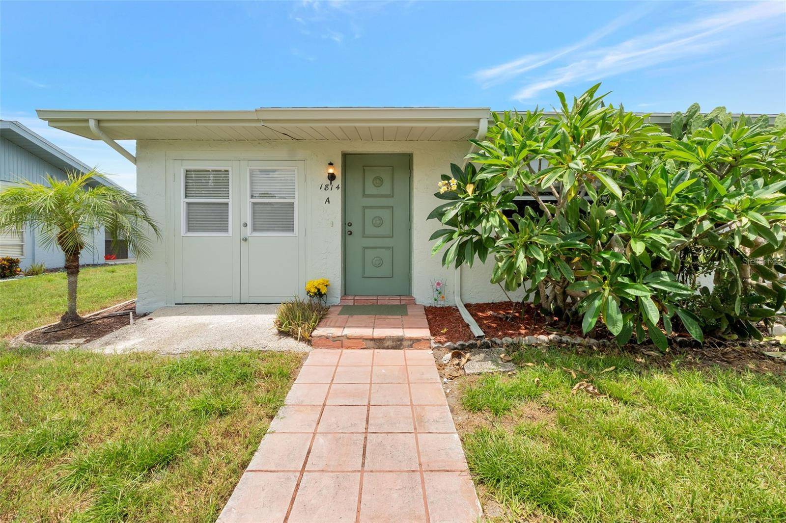 1814 FOXHUNT DR #A, Sun City Center, FL 33573