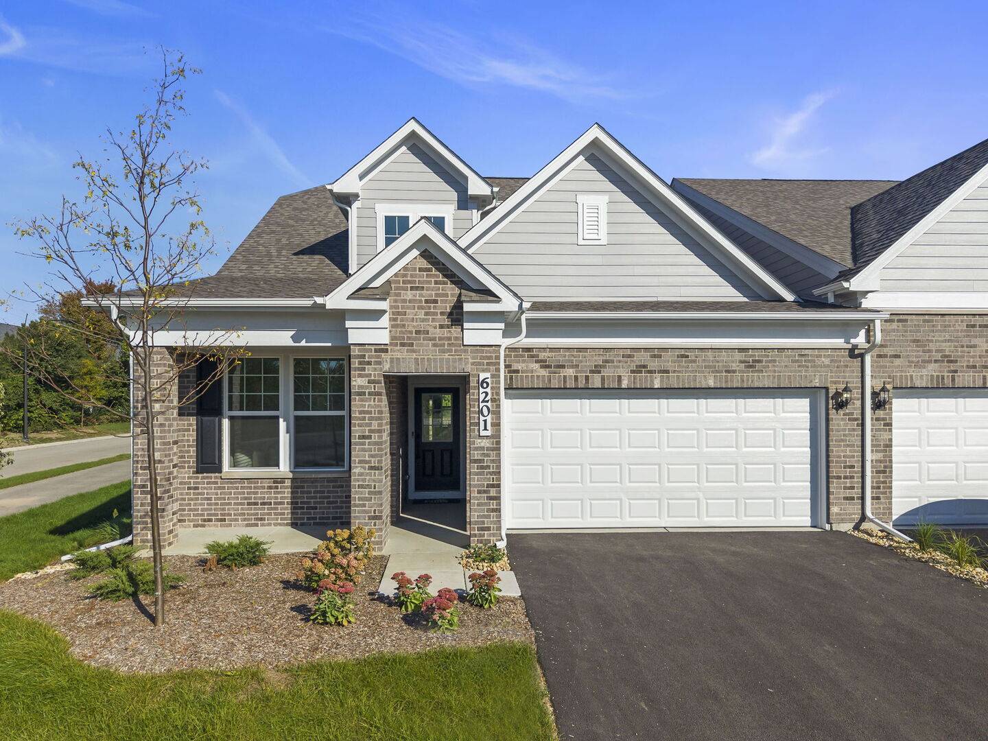6201 Links DR #24001, Woodridge, IL 60517