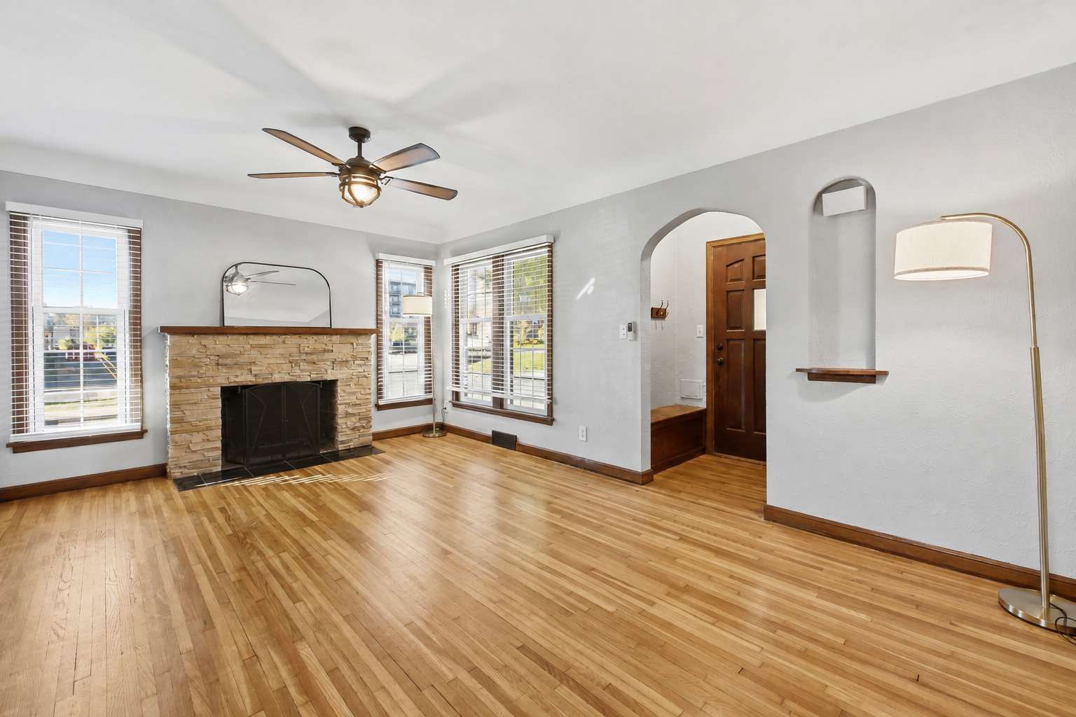 1118 Livingston AVE, West Saint Paul, MN 55118