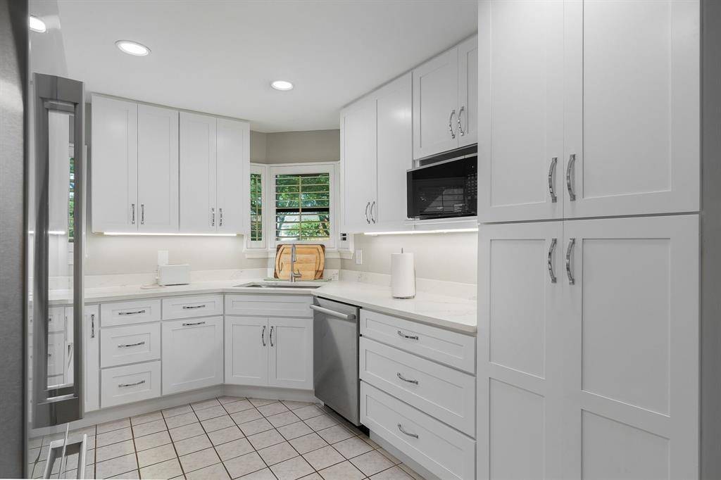 3315 Water Oak Court, Farmers Branch, TX 75234