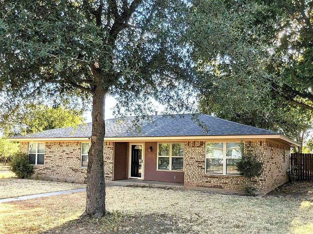 1316 S Galloway Drive, Olney, TX 76374