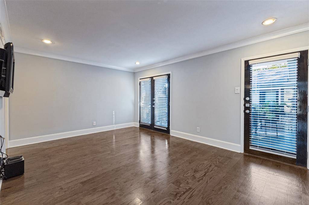 10207 Regal Oaks Drive #210, Dallas, TX 75230