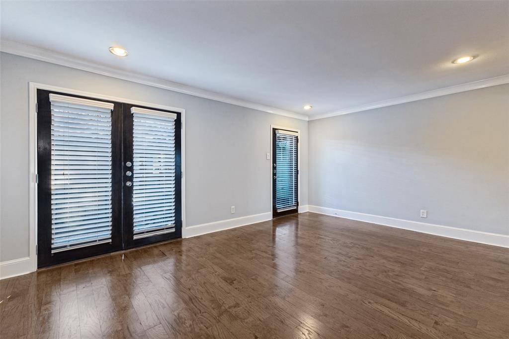 10207 Regal Oaks Drive #210, Dallas, TX 75230