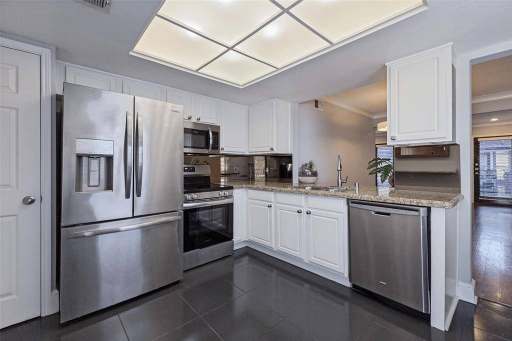 10207 Regal Oaks Drive #210, Dallas, TX 75230