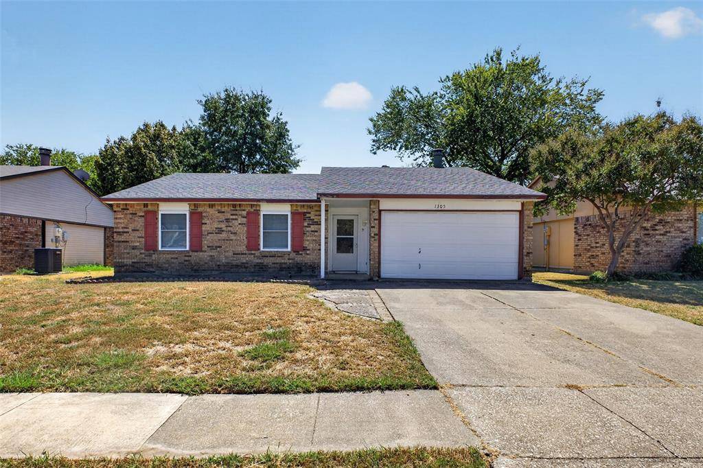 1305 Clark Trail, Grand Prairie, TX 75052