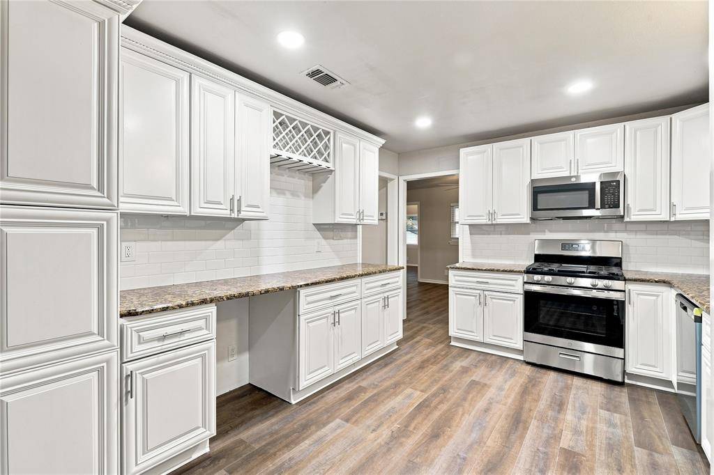 6044 Walnut Drive, Fort Worth, TX 76114