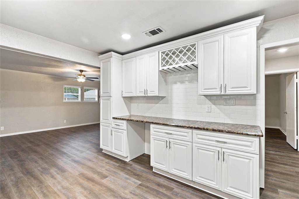 6044 Walnut Drive, Fort Worth, TX 76114