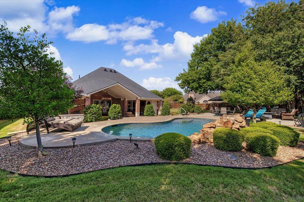 3909 Stoneshire Court, Fort Worth, TX 76179