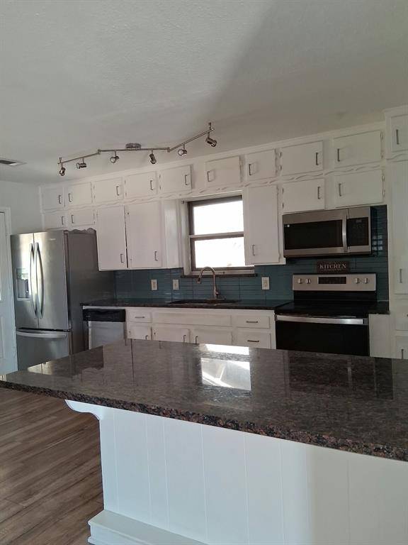 1111 Hickory Street, Irving, TX 75060
