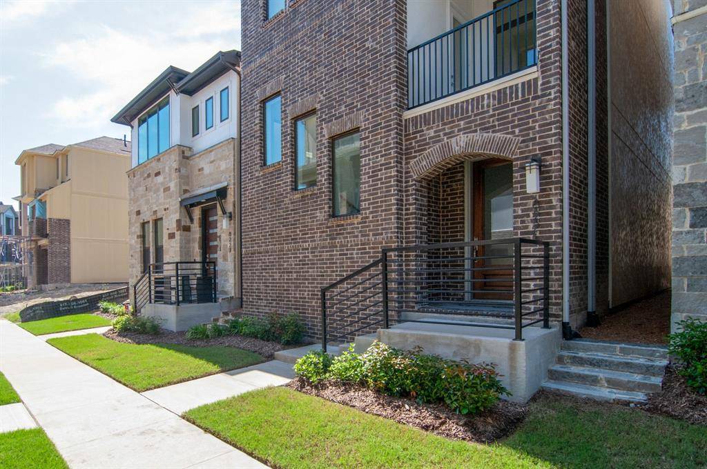 8221 Folcroft Lane, Dallas, TX 75231