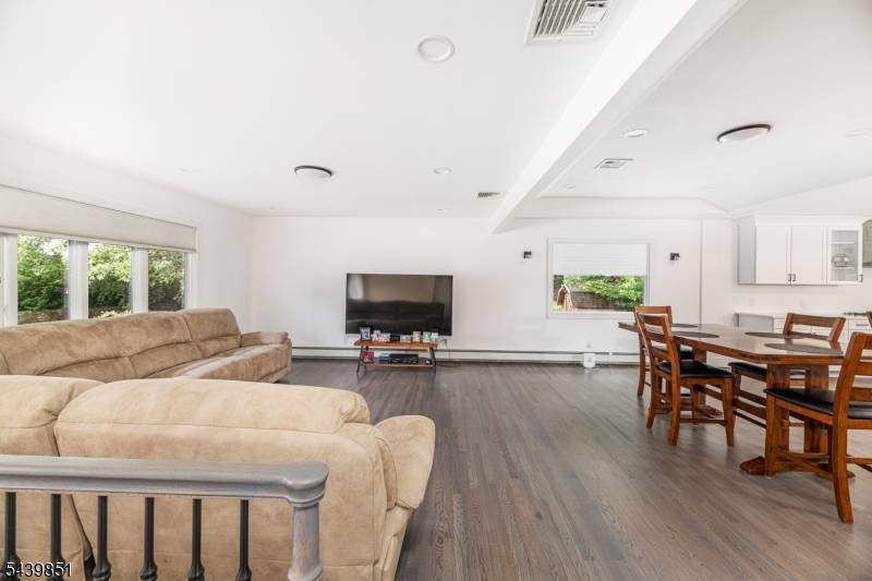66 Robert St, North Haledon Boro, NJ 07508