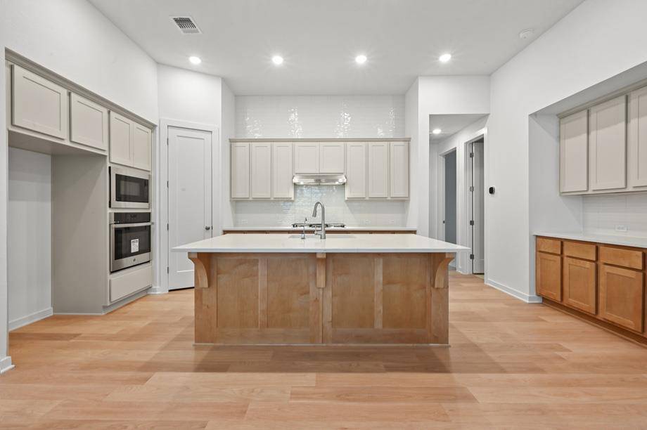 394 Jackson River LOOP, Kyle, TX 78640