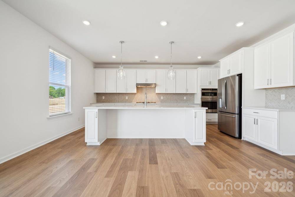 18222 Torchbearer LN, Charlotte, NC 28278