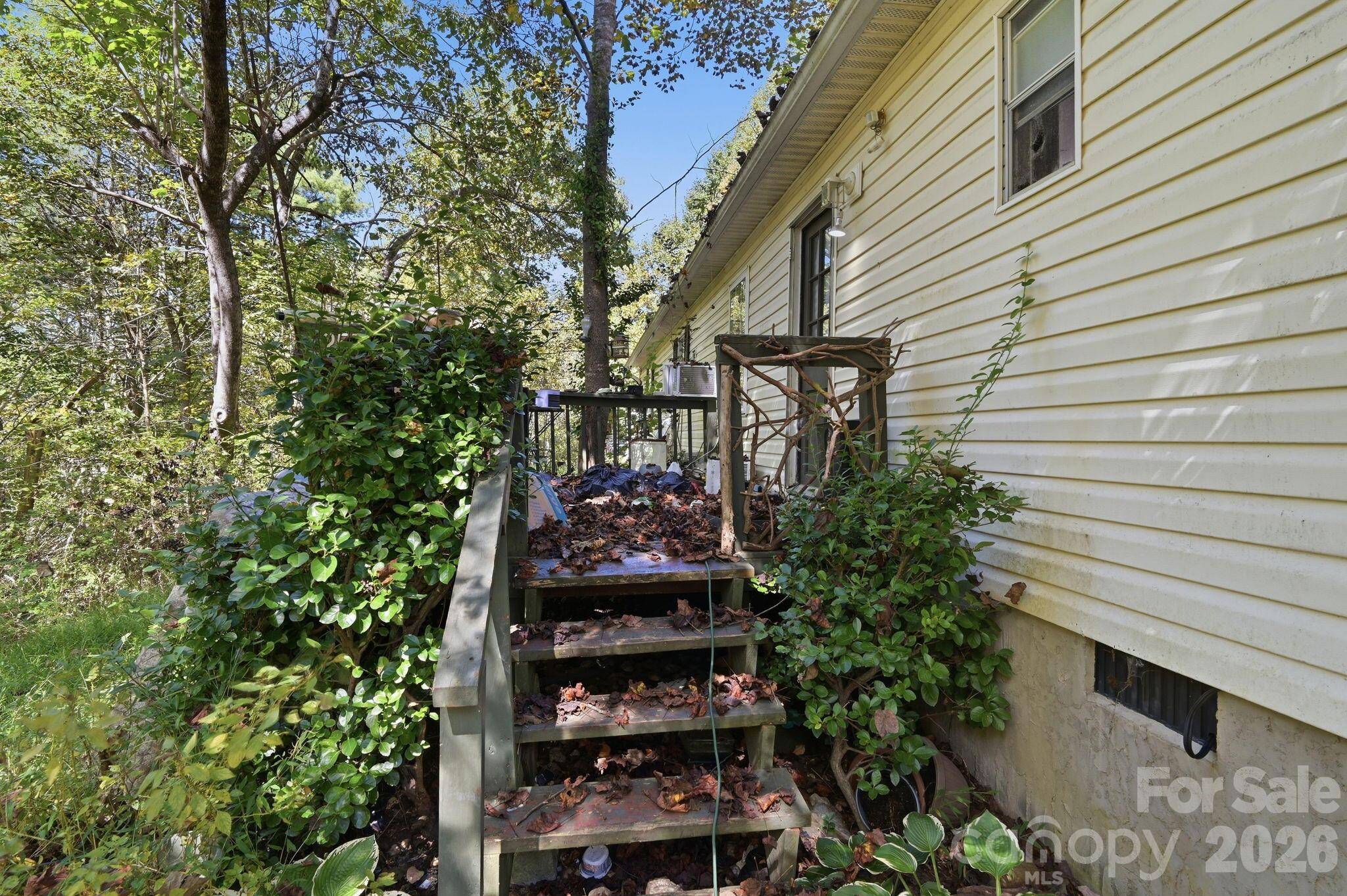 255 Dusty LN, Marshall, NC 28753