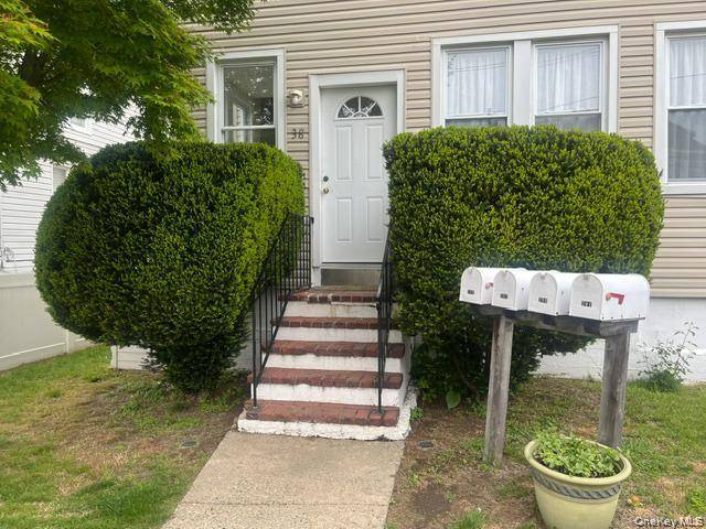 38 Hamilton AVE, Oyster Bay, NY 11771
