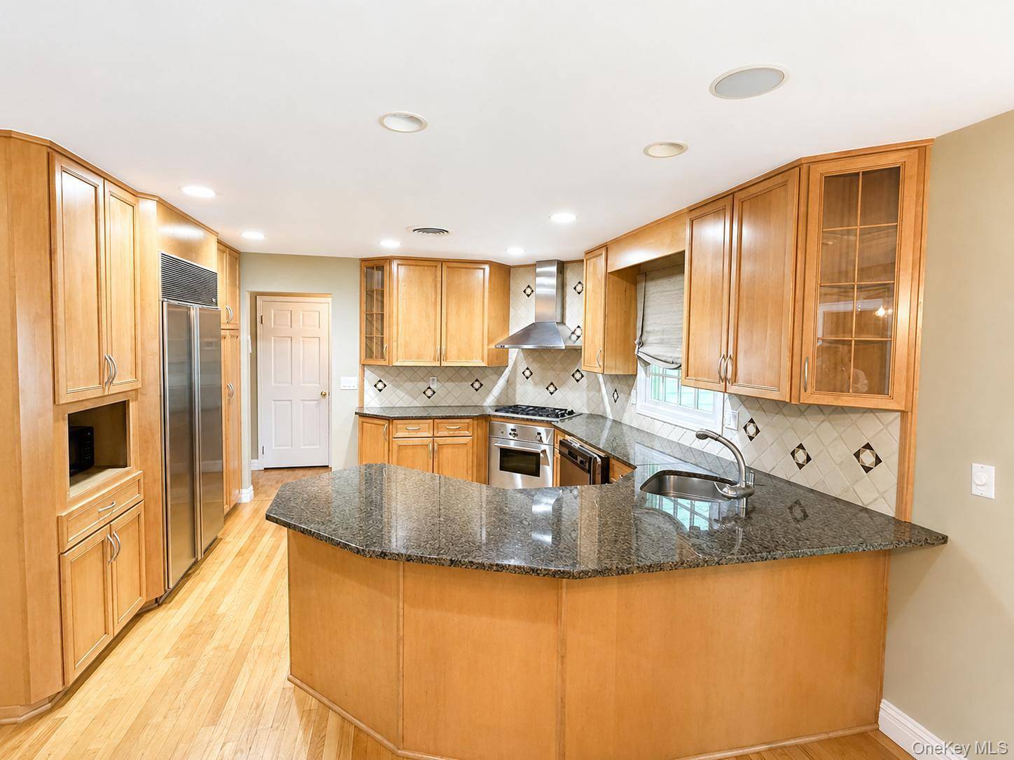 26 Beaumont DR, New City, NY 10956