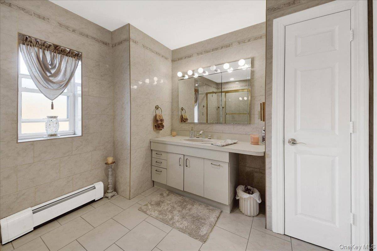 1015 Dean AVE, Bronx, NY 10465