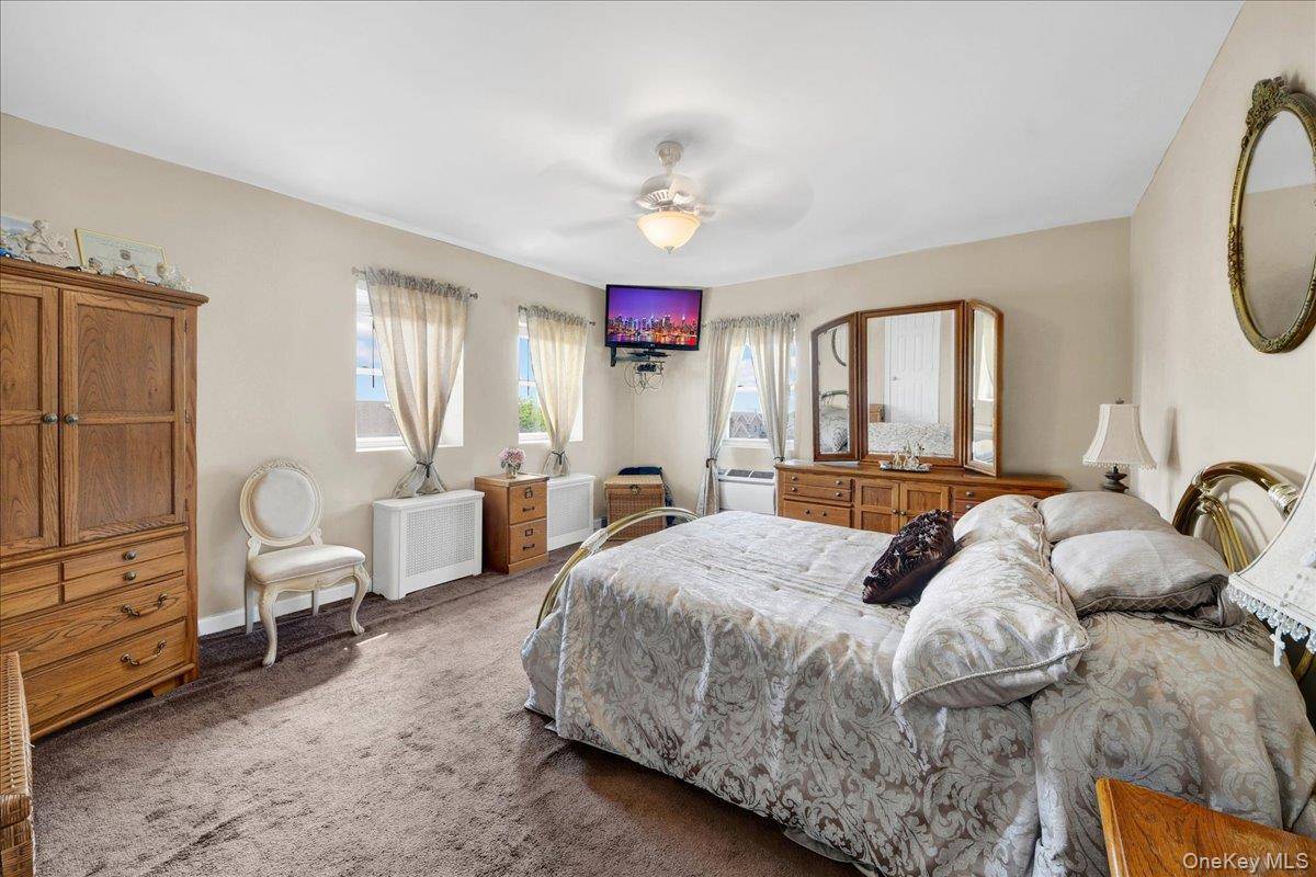 1015 Dean AVE, Bronx, NY 10465