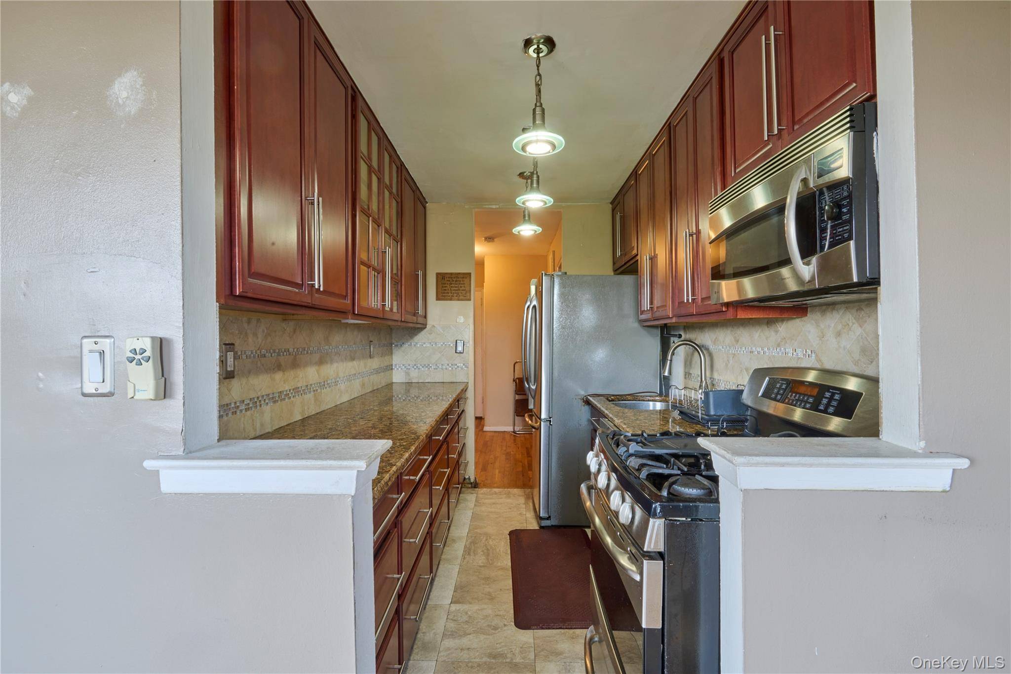 355 Bronx River Rd Bronx River Road #3G, Yonkers, NY 10704