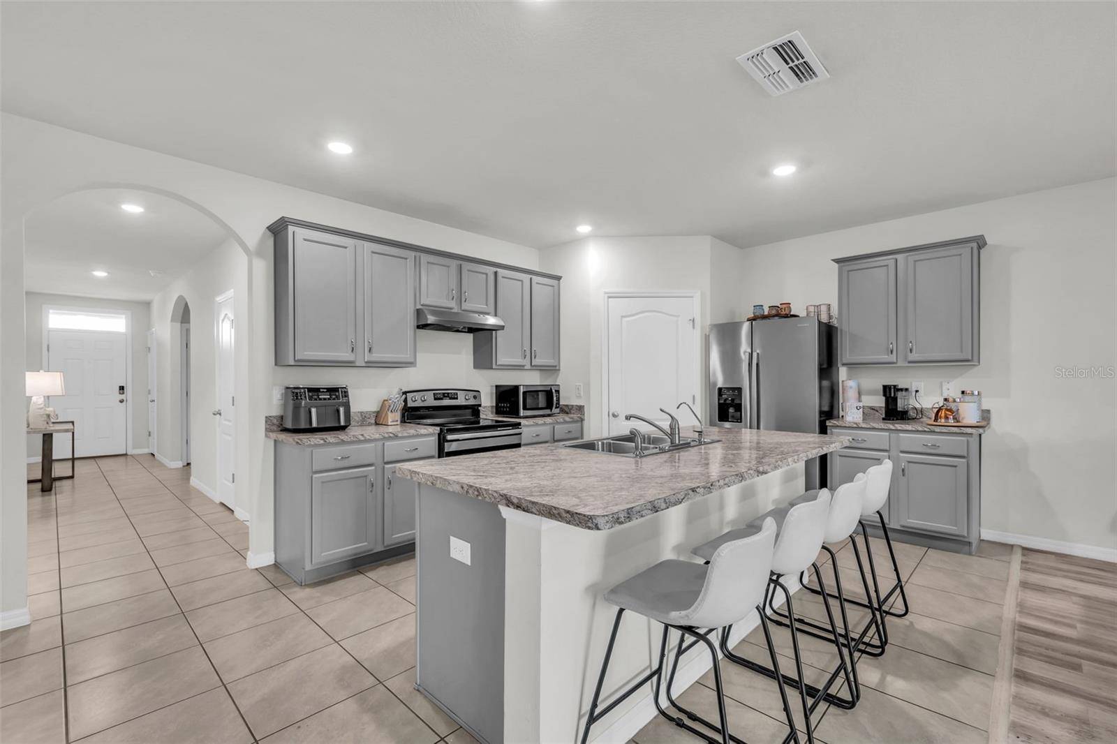 988 CAMBRIDGE DR, Winter Haven, FL 33881